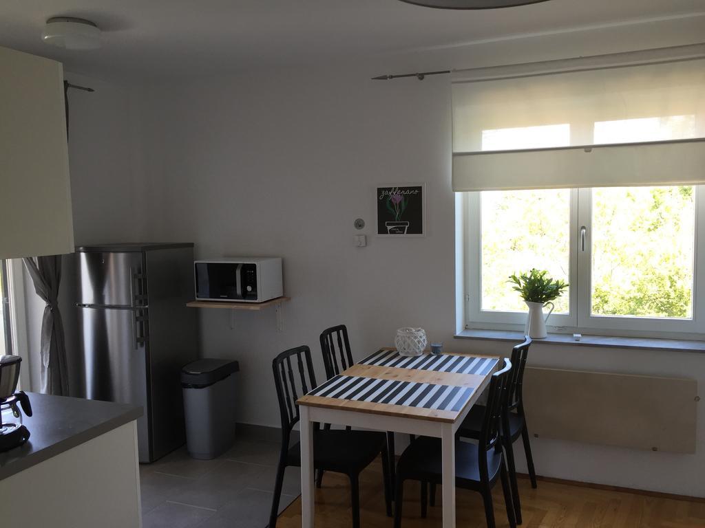 Apartments Papalinna By Moro Malinska Rum bild