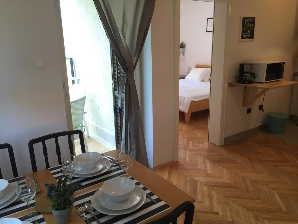 Apartments Papalinna By Moro Malinska Rum bild